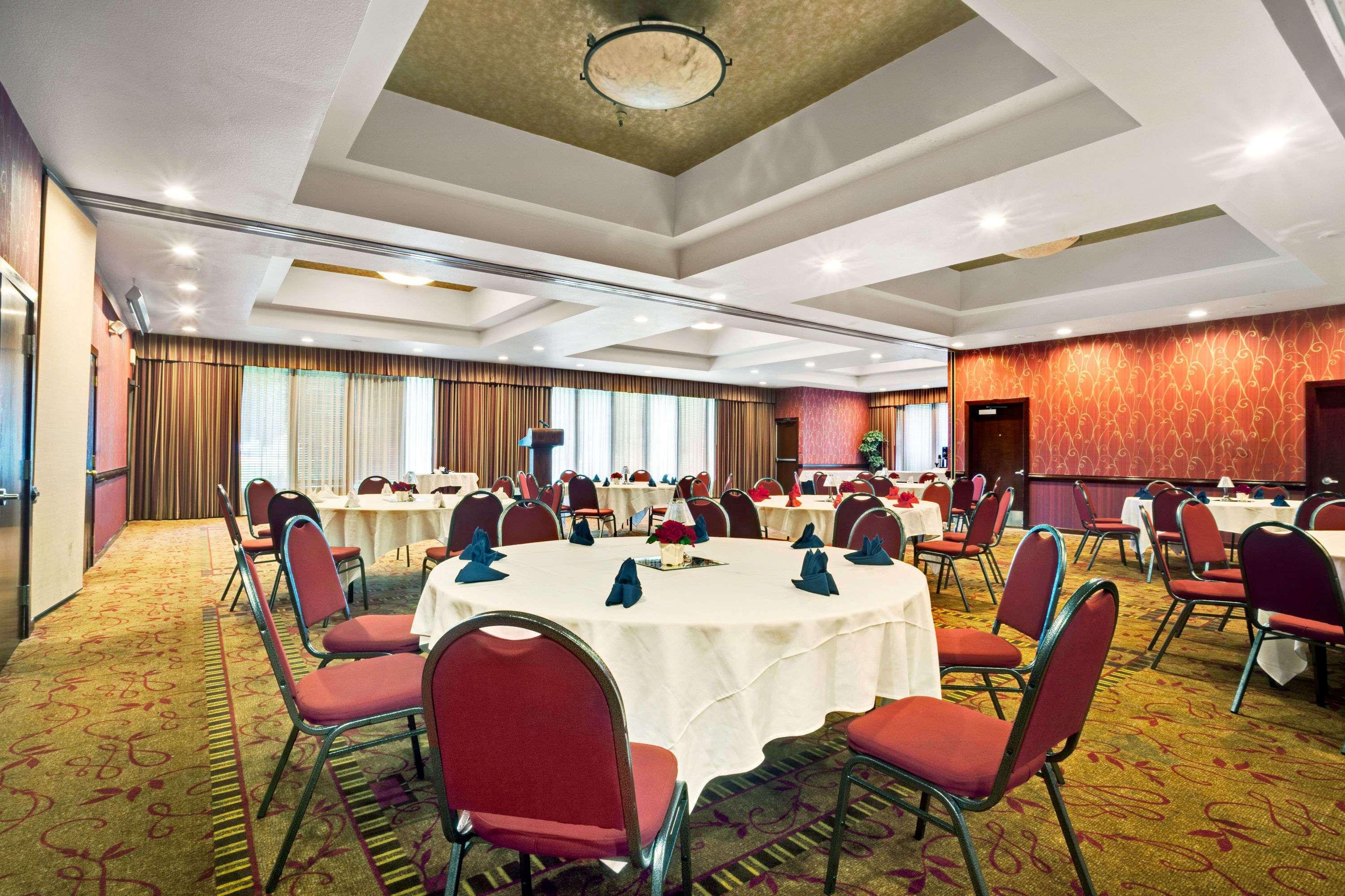 Ramada By Wyndham Southcenter Hotel Tukwila