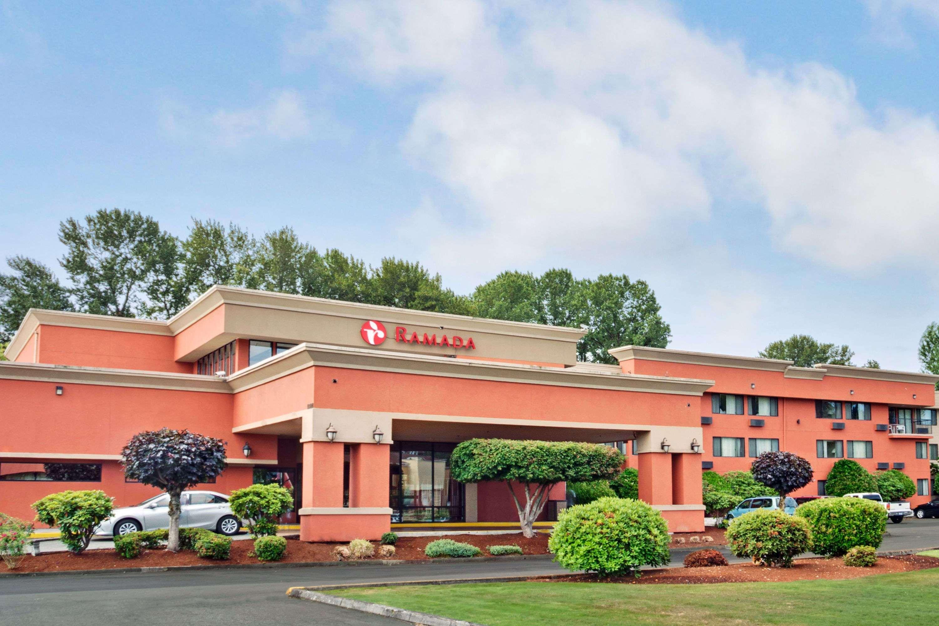 Hotel Ramada By Wyndham Southcenter