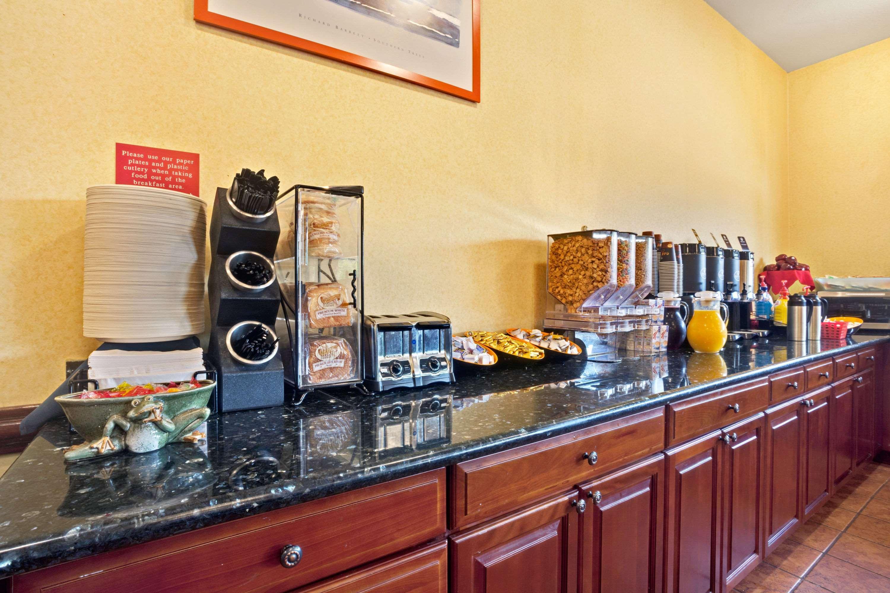 Ramada By Wyndham Southcenter 3* Tukwila
