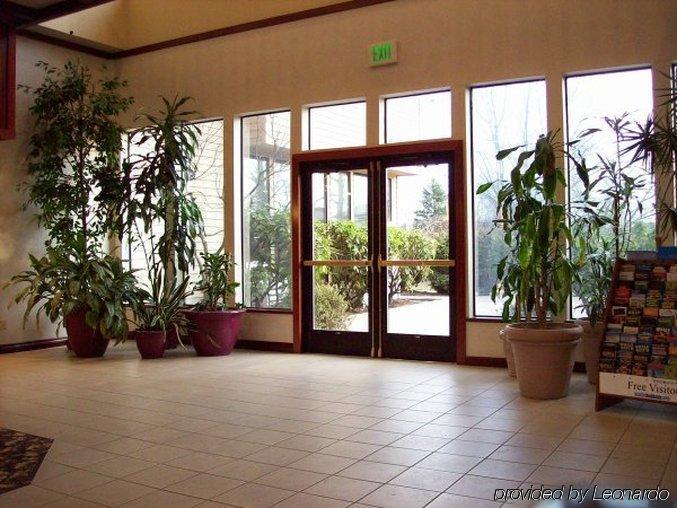 Hotel Ramada By Wyndham Southcenter 3*