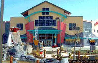 Ramada By Wyndham Southcenter Hotel 3*