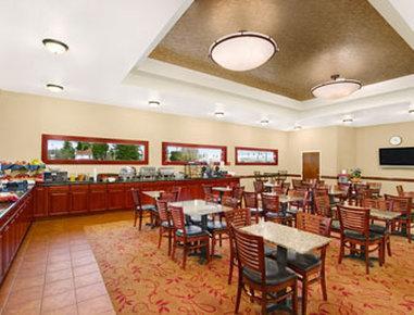 Hotel Ramada By Wyndham Southcenter 3*