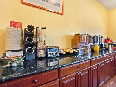 Ramada By Wyndham Southcenter Tukwila